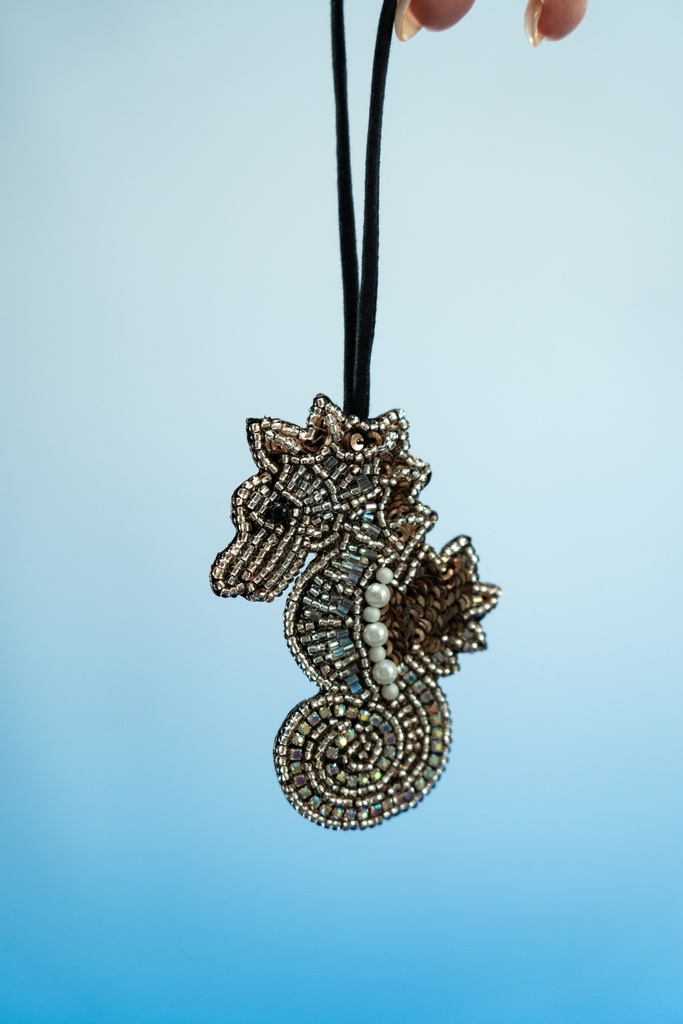 METALLIC SEAHORSE
