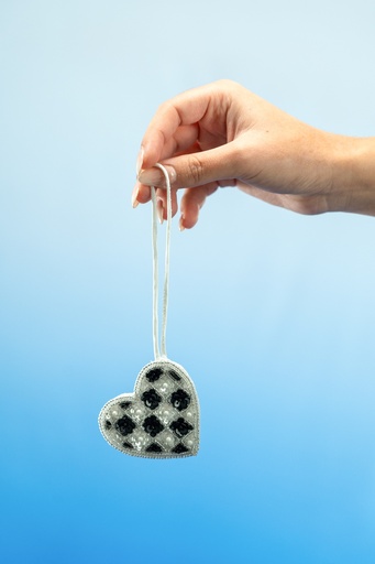 BLACK CHECKERED HEART